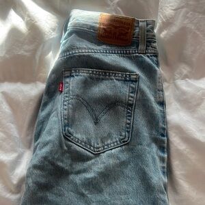 High waisted straight Levi’s